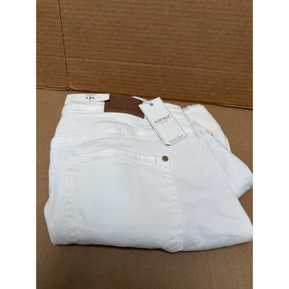 Judy Blue NWT Hi-Rise Rigid Magic White Destroyed Denim Shorts Size 1XL #150264